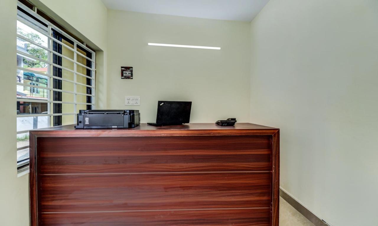 Itsy Hotels Rain Tulsi Stayz, Palarivattom Junction Kochi Dış mekan fotoğraf