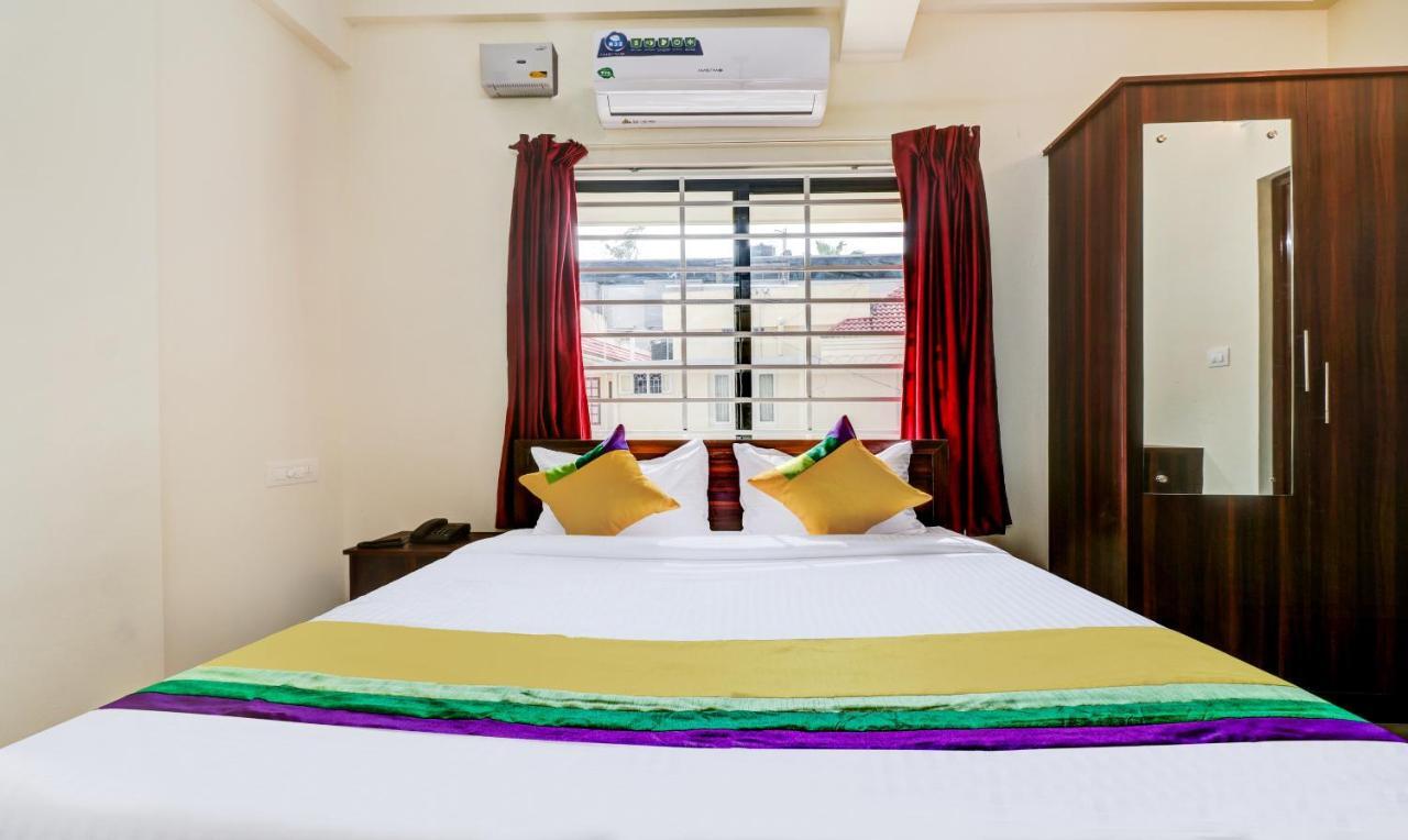 Itsy Hotels Rain Tulsi Stayz, Palarivattom Junction Kochi Dış mekan fotoğraf