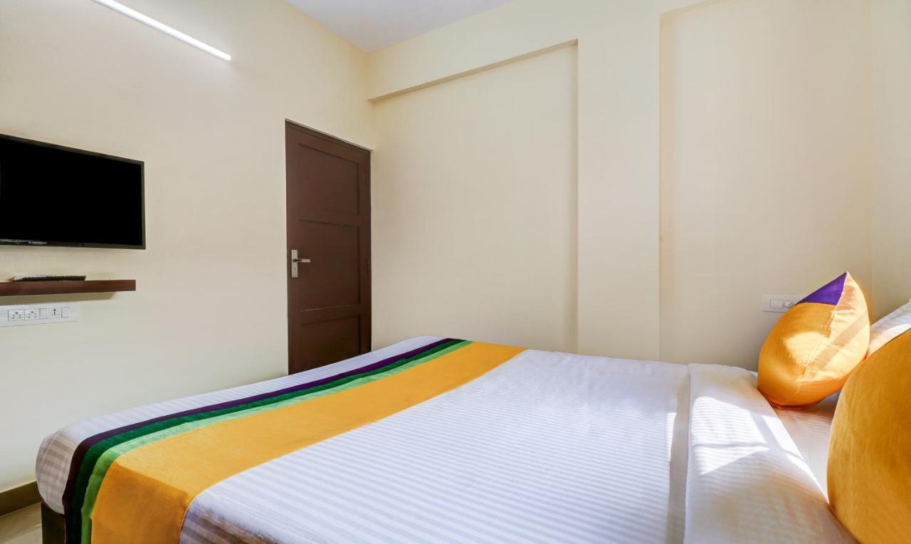 Itsy Hotels Rain Tulsi Stayz, Palarivattom Junction Kochi Dış mekan fotoğraf